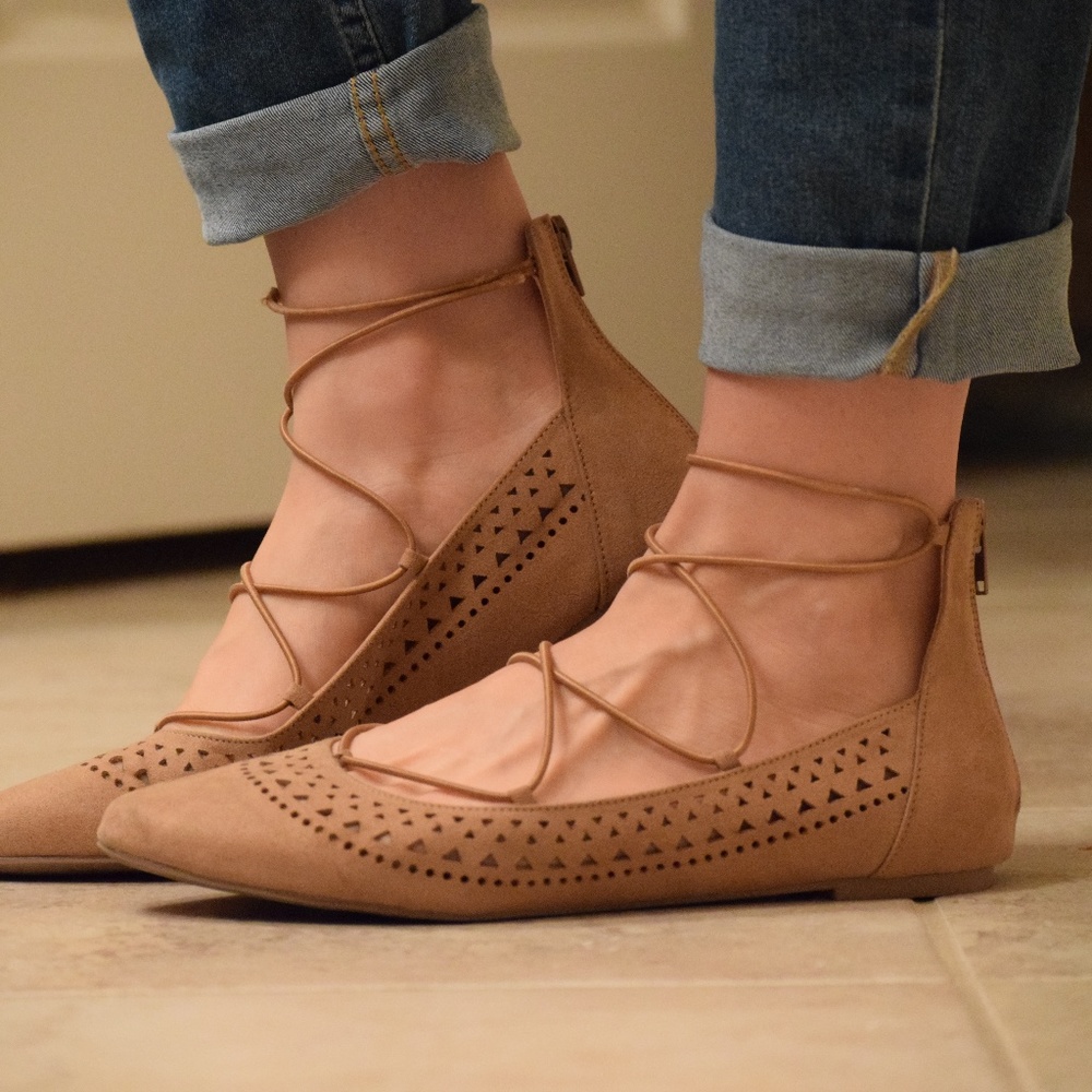 Report Baha/Bell Lace-up Flat